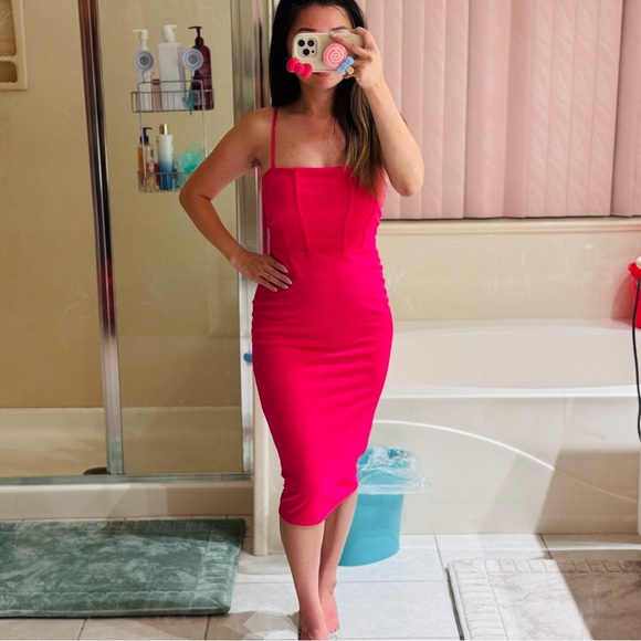 Barbie Pink Dress - Picture 3 of 4